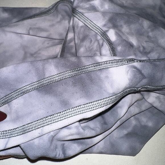 Lululemon gray diamond dye align leggings sz 8 - Picture 9 of 10